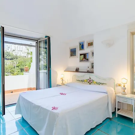 Vendégház La Perla Marina Capri