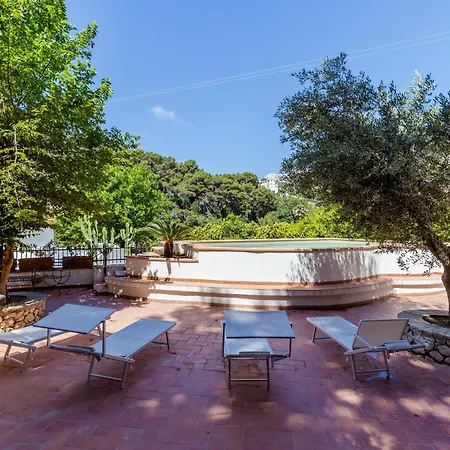 Vendégház La Perla Marina 3*