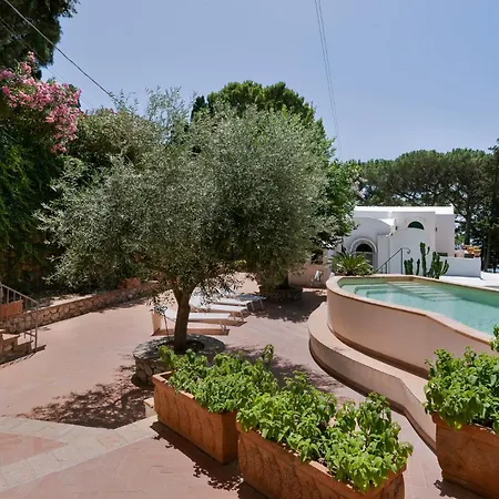 La Perla Marina Vendégház 3*