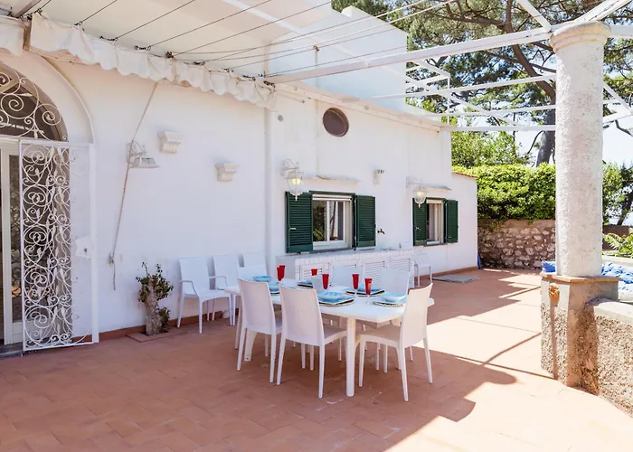 La Perla Marina Konukevi 3*