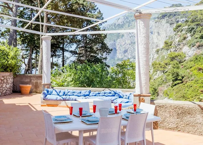 Konukevi La Perla Marina Capri