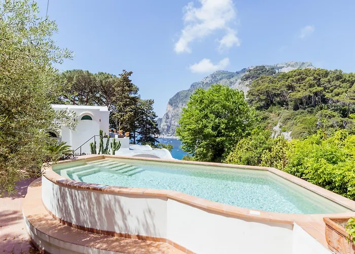 La Perla Marina Konukevi 3*