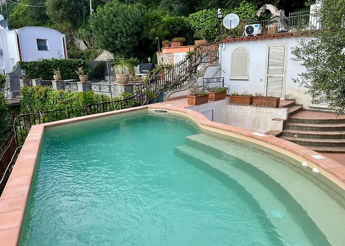 Konukevi La Perla Marina Capri