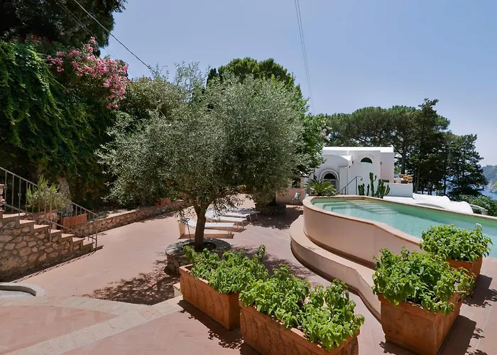 La Perla Marina Konukevi 3*